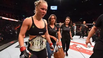 Ronda Rousey em uma luta de UFC