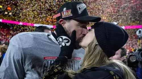 Super Bowl 2025 - Beijo de Taylor Swift e Travis Kelce