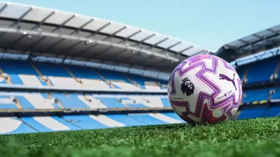 Fotografia da bola da Puma para a Premier League 2025/26