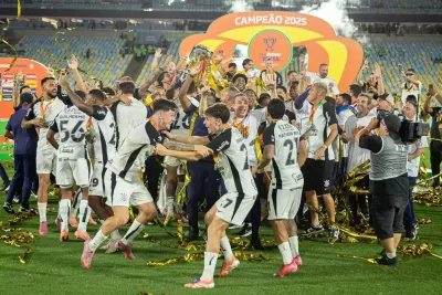Final da Copa do brasil 2025 com Corinthians celebrando.
